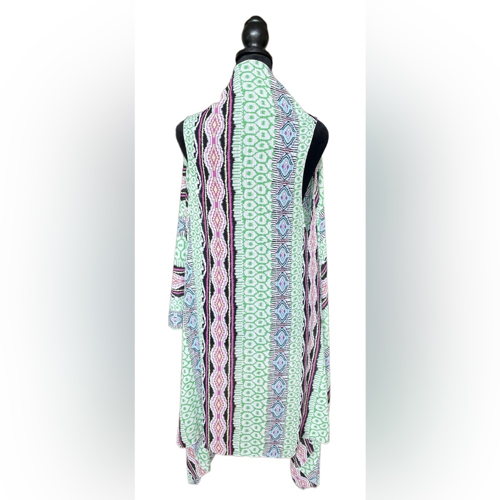 Long Flowy Aztec Pattern Vest - Picture 8 of 17